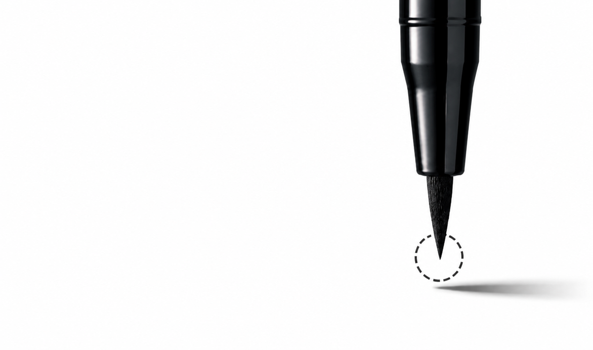 Smooth Eyeliner Liquid Pen with long-lasting wear and no smudging