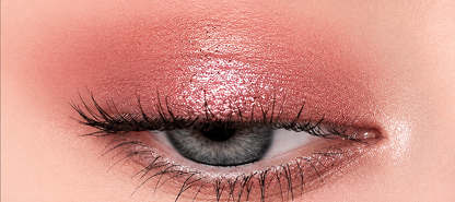 Smooth Eyeliner Liquid Pen with long-lasting wear and no smudging