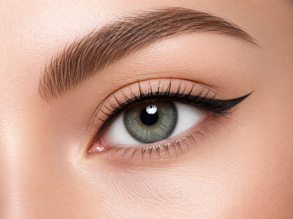 Smooth Eyeliner Liquid Pen with long-lasting wear and no smudging