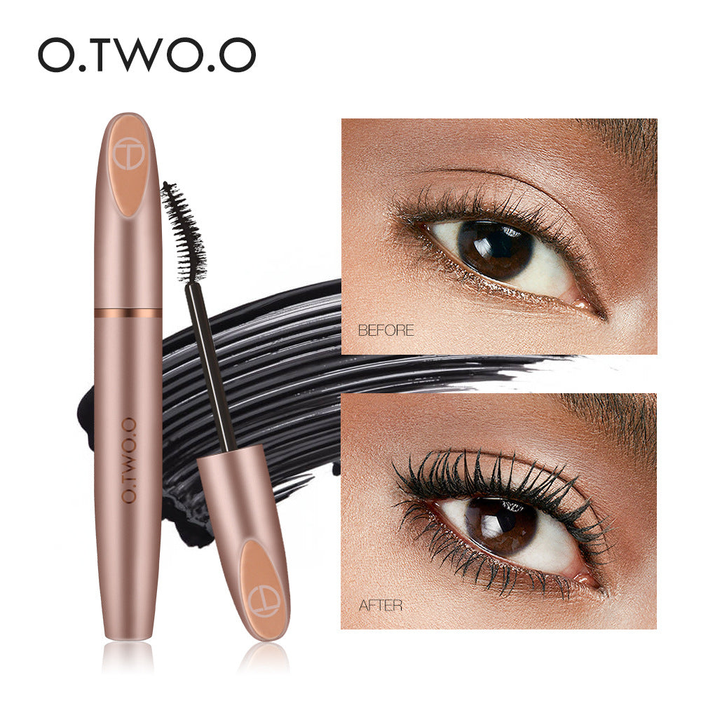 O.TWO.O long and thick mascara fiber paste is sweat-proof and does not smudge