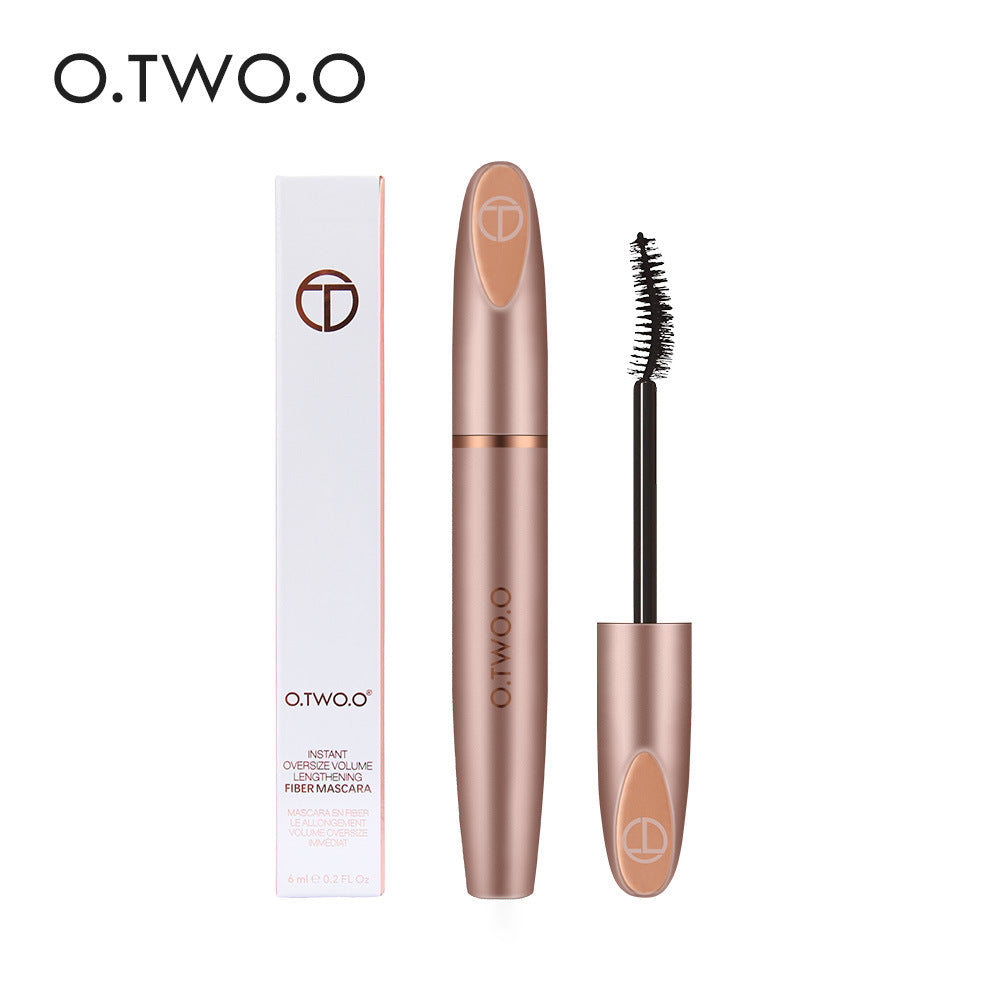 O.TWO.O long and thick mascara fiber paste is sweat-proof and does not smudge