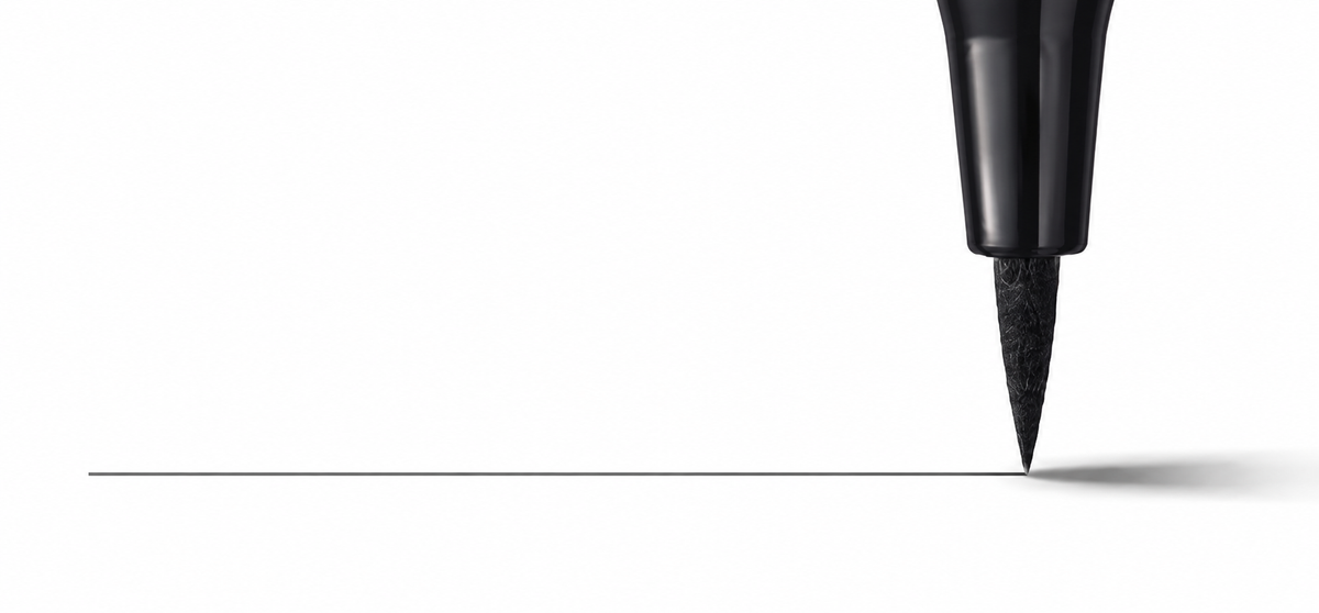 Smooth Eyeliner Liquid Pen with long-lasting wear and no smudging